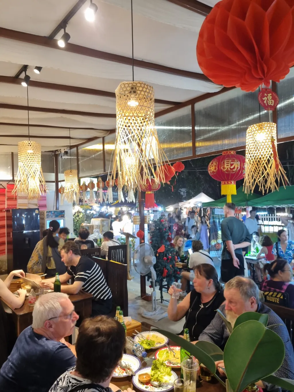 Pinto Night atmosphere